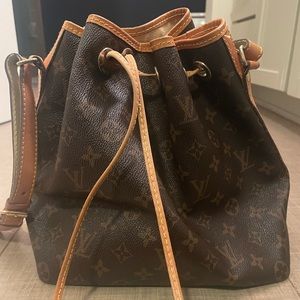 Louis Vuitton Bucket purse